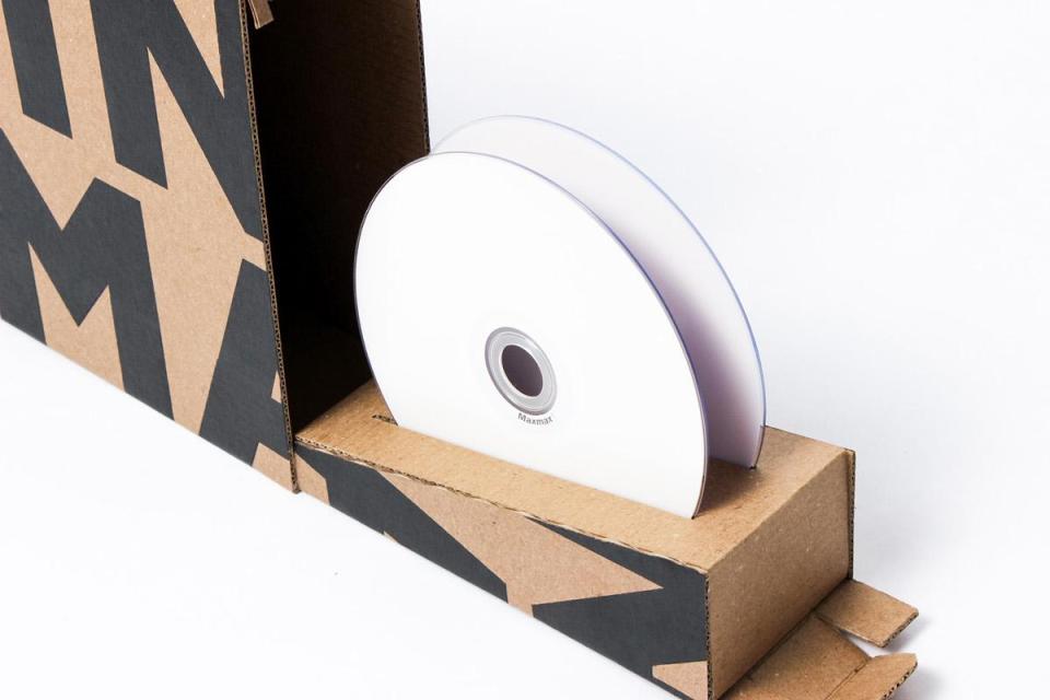 Cd Box для доставки продукции студии Sin Imagen