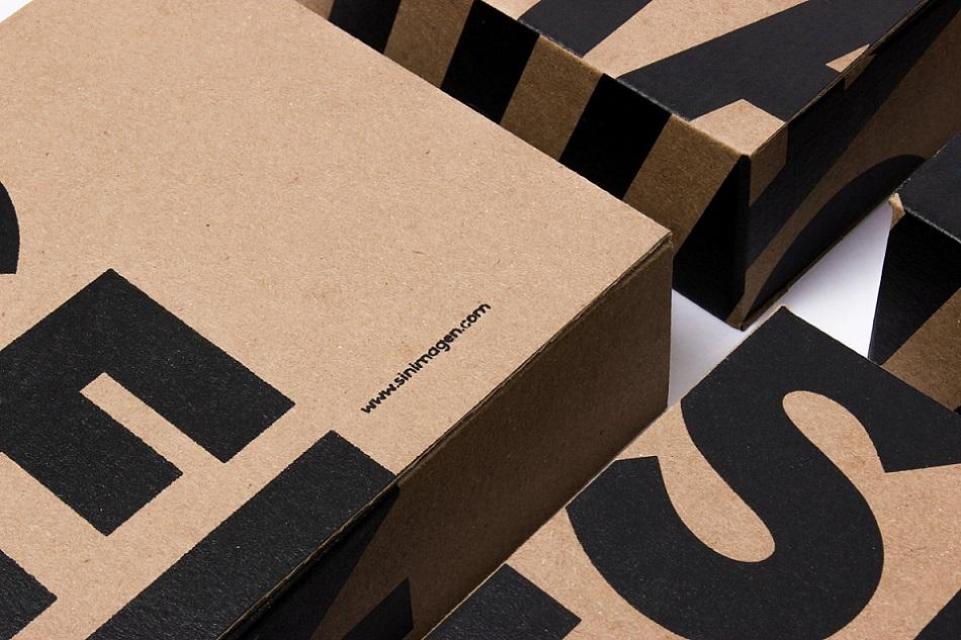 Cd Box для доставки продукции студии Sin Imagen