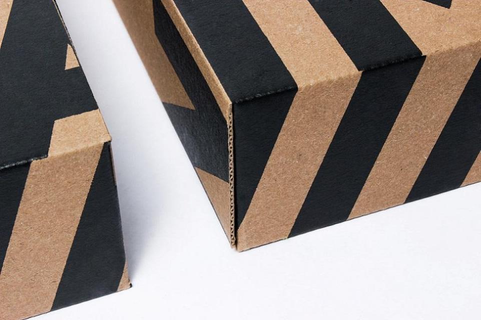 Cd Box для доставки продукции студии Sin Imagen