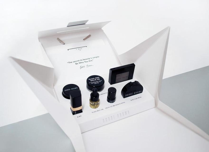 Подарочная упаковка для набора косметики Bobbi Brown