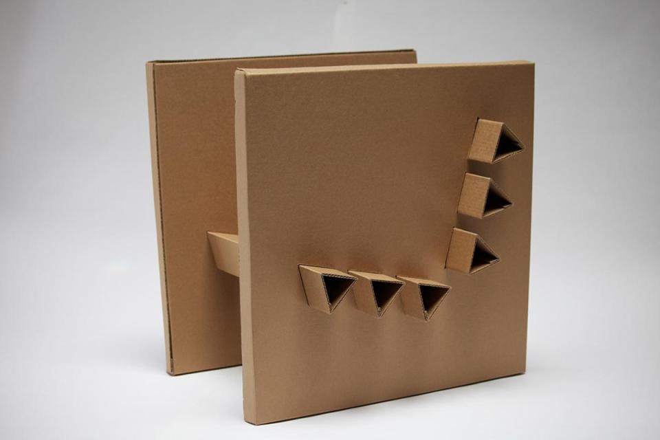 Cardboard Chair - кресло из гофрокартона